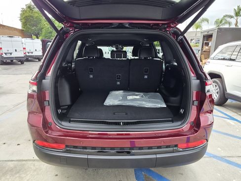New 2025 Jeep Grand Cherokee Altitude RWD image 16