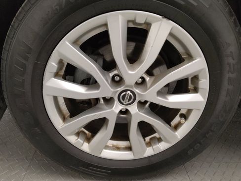 Used 2019 Nissan Rogue SV image 31