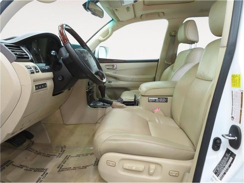Used 2011 Lexus LX 570 4WD image 12