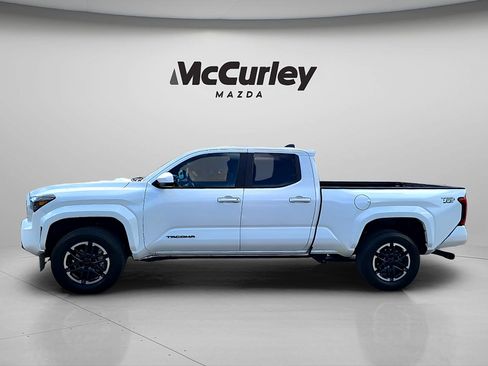 Used 2024 Toyota Tacoma TRD Sport AWD/4WD image 2