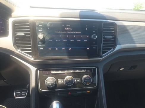 Used 2020 Volkswagen Atlas Cross Sport SEL R-Line AWD/4WD image 34