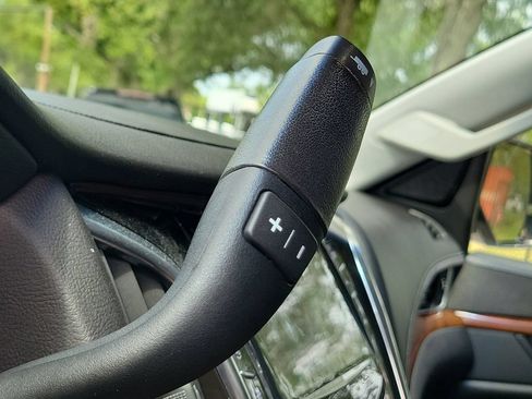 Used 2019 Cadillac Escalade Luxury RWD image 38