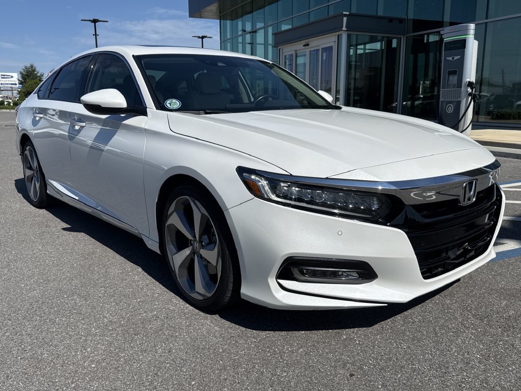 Used 2020 Honda Accord Touring image 2