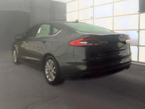 Used 2020 Ford Fusion SE FWD image 5