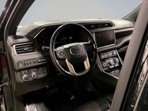 Used 2023 GMC Yukon Denali image 14