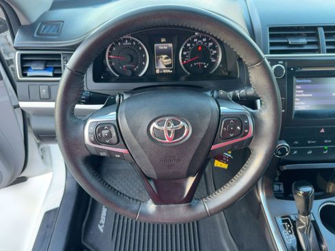 Used 2017 Toyota Camry SE image 25