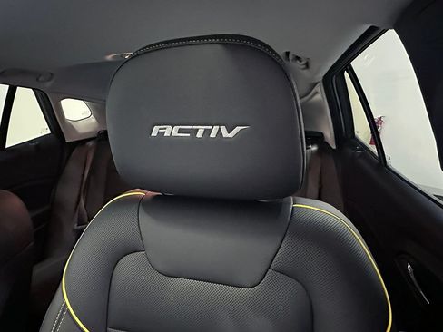 Used 2025 Chevrolet Trax ACTIV w/ Sunroof Package FWD image 21
