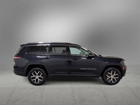 Certified 2023 Jeep Grand Cherokee L Limited image 9