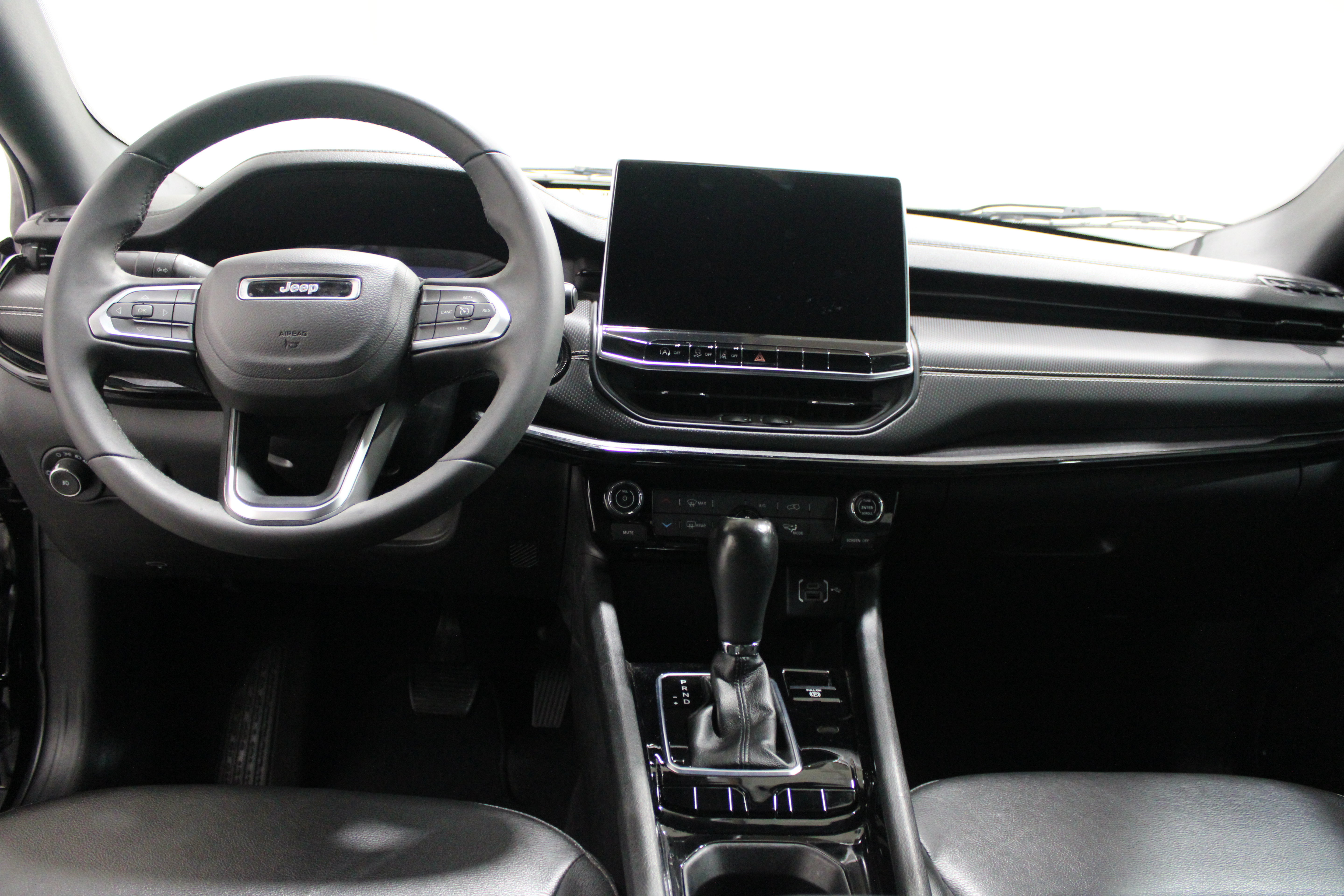 Used 2022 Jeep Compass Latitude FWD image 9