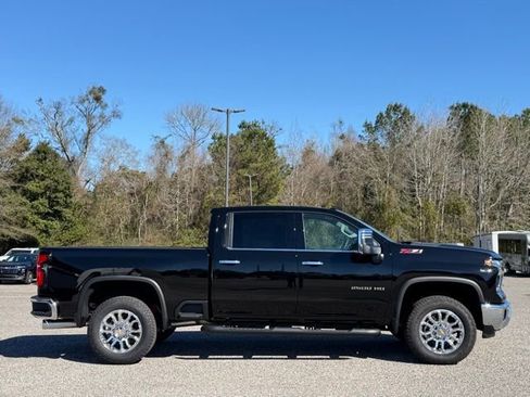 New 2025 Chevrolet Silverado 2500 LTZ w/ LTZ Convenience Package image 4