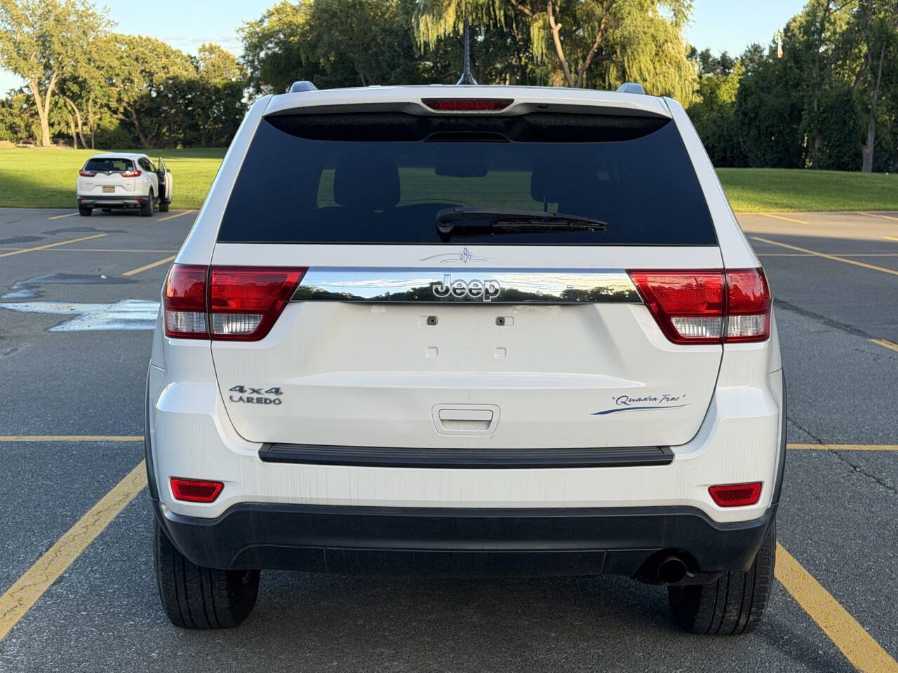 Used 2012 Jeep Grand Cherokee Laredo w/ Laredo E Group AWD/4WD image 4
