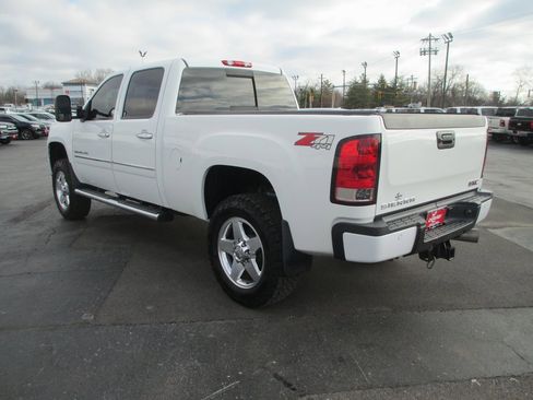 Used 2014 GMC Sierra 2500 Denali w/ Suspension Package, Off-Road image 9