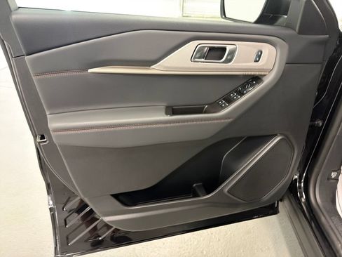 New 2026 Ford Explorer Active RWD image 10