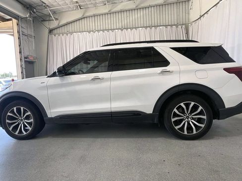 Used 2023 Ford Explorer ST-Line w/ Class IV Trailer Tow Package RWD image 26