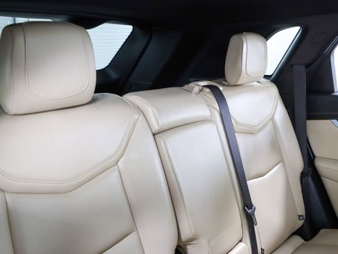 Used 2018 Cadillac XT5 Luxury w/ Driver Awareness Package image 29