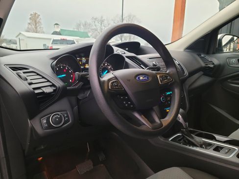Used 2018 Ford Escape SE image 9