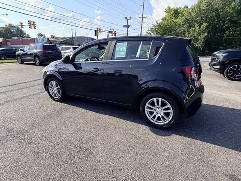 Used 2016 Chevrolet Sonic LT w/ Fun and Sun Package FWD image 18