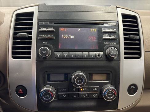 Used 2013 Nissan Frontier SV w/ SV Value Truck Pkg image 28