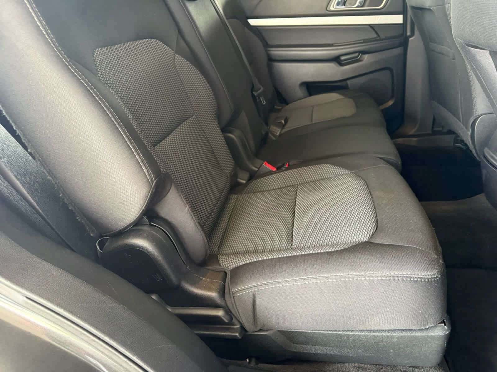 Used 2017 Ford Explorer XLT AWD/4WD image 9