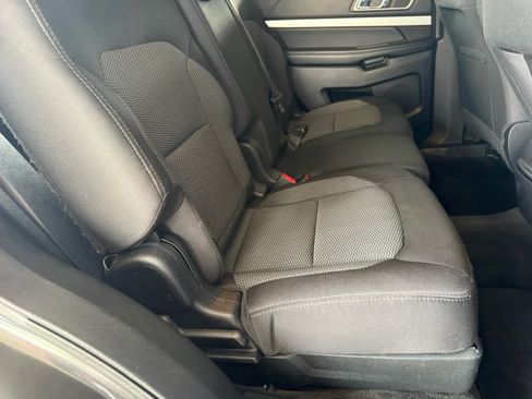 Certified 2017 Ford Explorer XLT AWD/4WD image 9