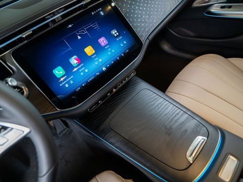 New 2026 Mercedes-Benz E 350 4MATIC Sedan image 18