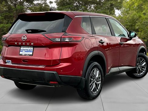 Used 2024 Nissan Rogue S image 5