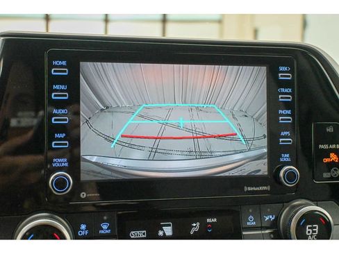 Used 2020 Toyota Highlander L AWD/4WD image 50