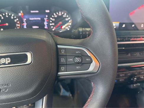 Used 2022 Jeep Compass Trailhawk AWD/4WD image 25