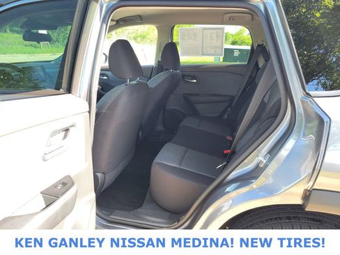 Used 2023 Nissan Rogue SV AWD/4WD image 39