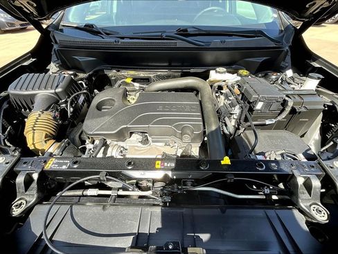 Used 2023 GMC Terrain SLT image 12