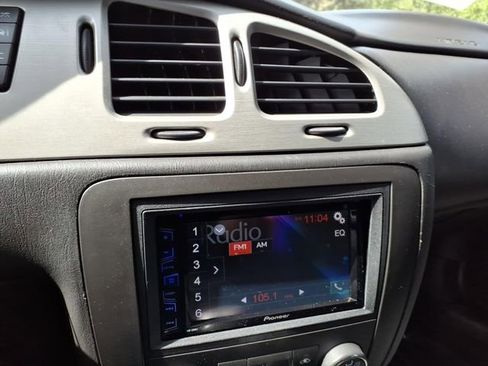 Used 2006 Chevrolet Monte Carlo LT FWD image 16