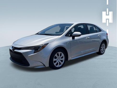 Used 2024 Toyota Corolla LE FWD image 3