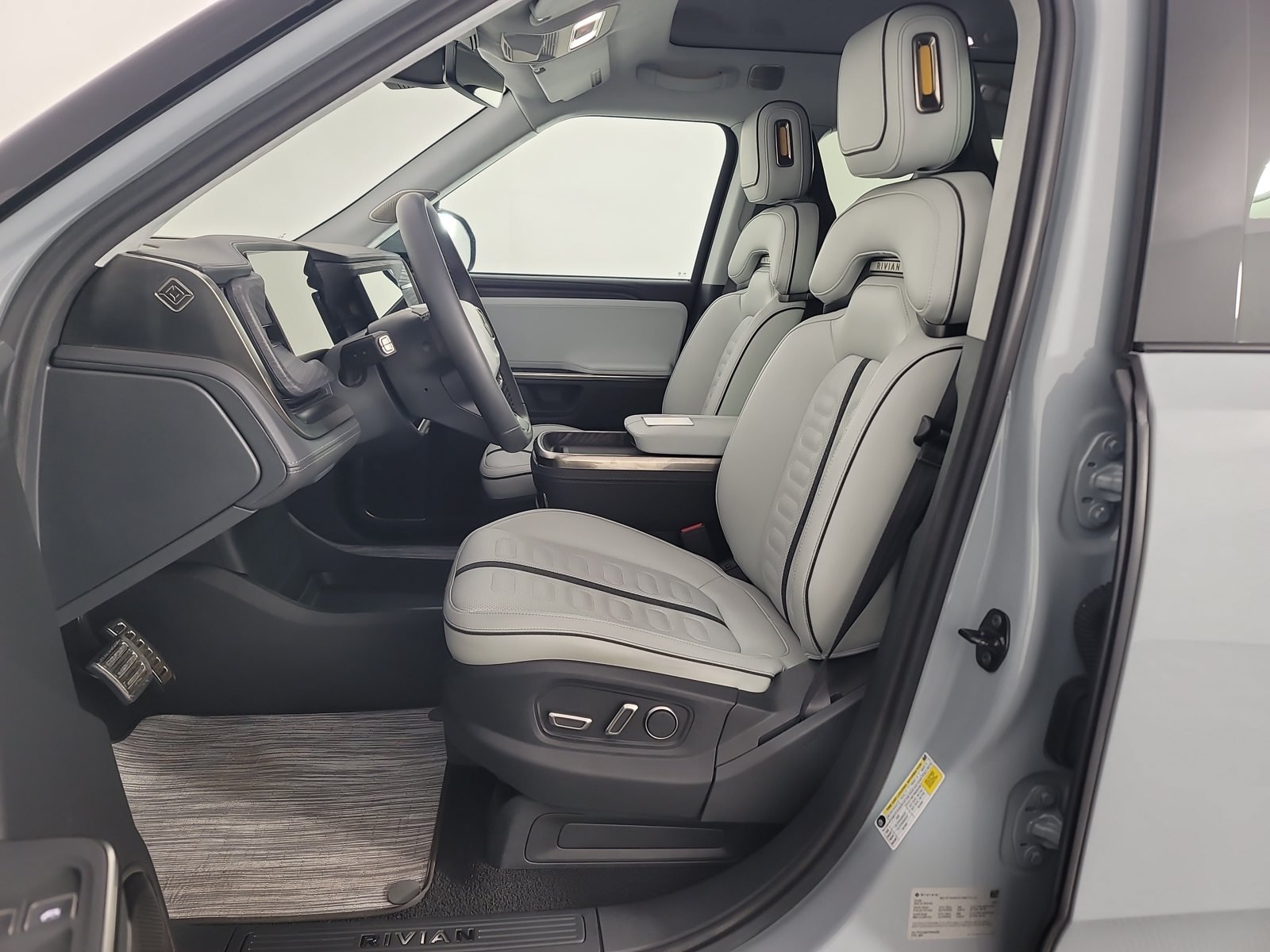 Used 2024 Rivian R1S Adventure Quad AWD/4WD image 20