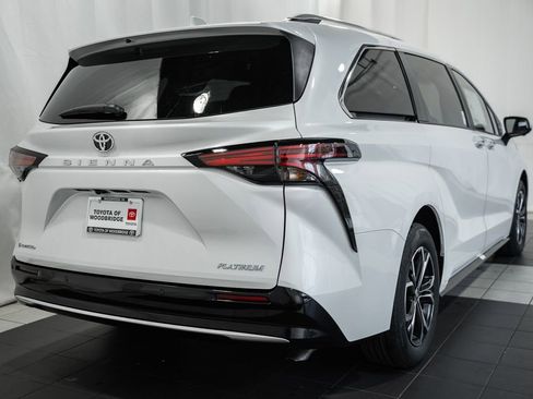 New 2026 Toyota Sienna Platinum image 4