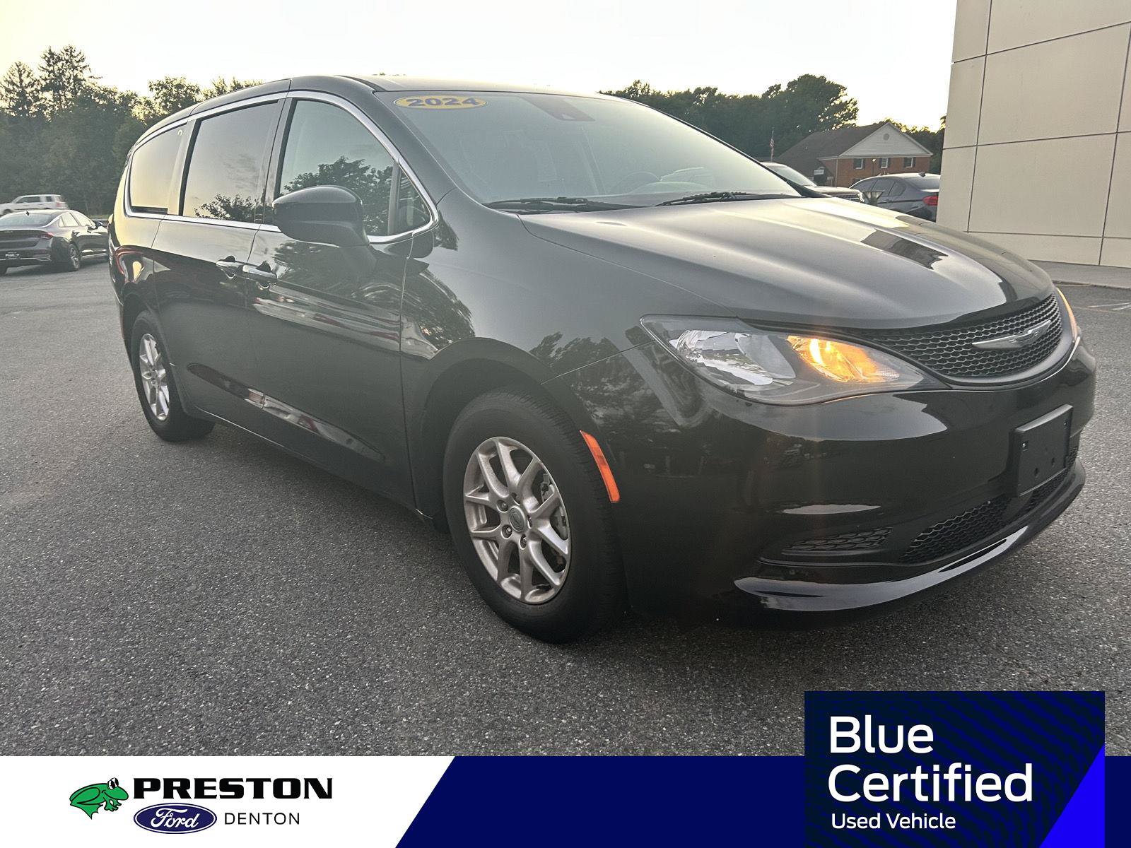 Used 2024 Chrysler Voyager LX FWD image 10