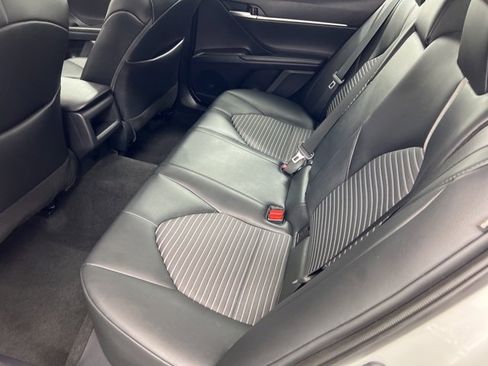 Used 2023 Toyota Camry SE image 11