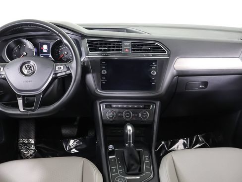 Used 2018 Volkswagen Tiguan SE AWD/4WD image 34