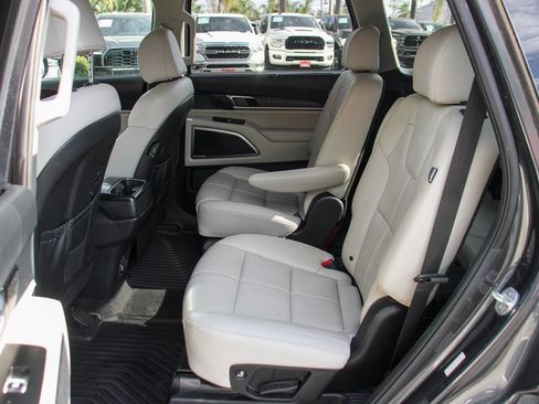 Used 2023 Kia Telluride SX image 38
