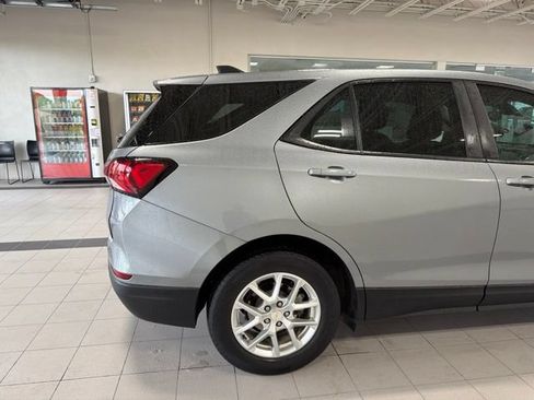 Used 2023 Chevrolet Equinox LS FWD image 4