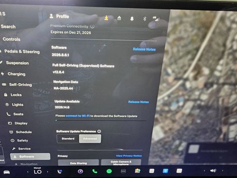 Used 2022 Tesla Model S AWD/4WD image 18