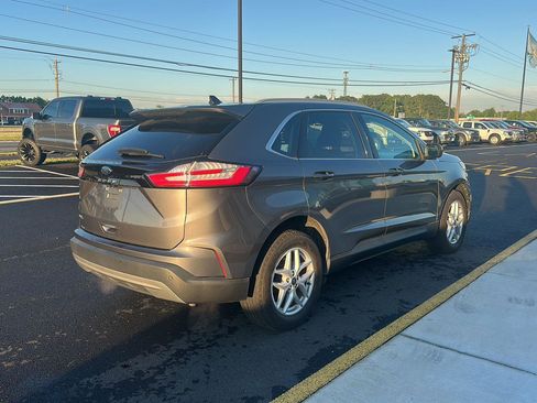 Used 2021 Ford Edge SEL w/ Convenience Package FWD image 5