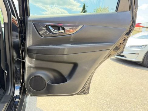 Used 2017 Nissan Rogue SV w/ Sun & Sound Touring Package AWD/4WD image 24
