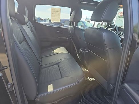 Used 2019 Toyota Tacoma TRD Sport AWD/4WD image 13