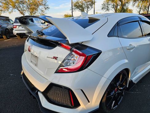 Used 2018 Honda Civic Type R image 5