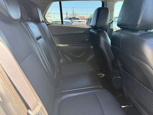 Used 2018 Chevrolet Trax LT w/ LT Convenience Package image 26