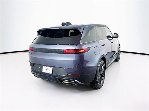 Used 2024 Land Rover Range Rover Sport SE image 5