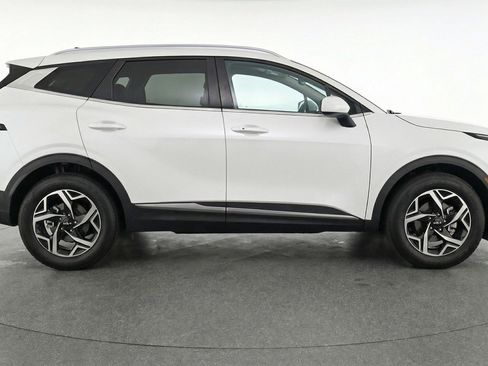 Used 2025 Kia Sportage LX FWD image 11