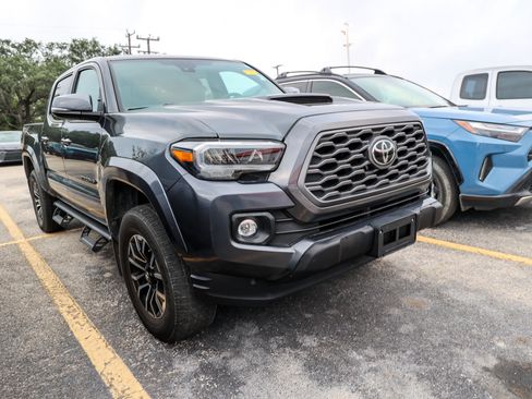 Used 2023 Toyota Tacoma TRD Sport w/ Technology Package AWD/4WD image 6