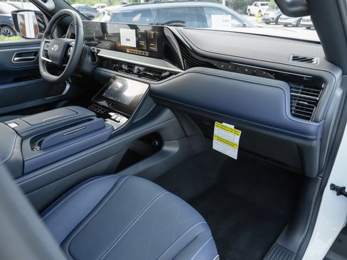 Certified 2026 INFINITI QX80 4WD image 38