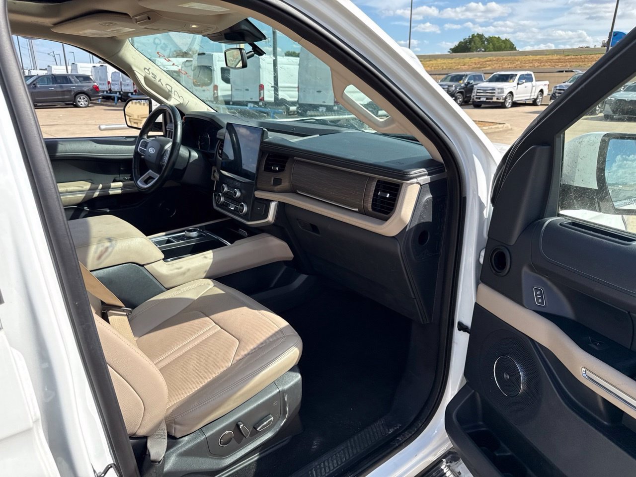 Used 2024 Ford Expedition Max Limited RWD image 14